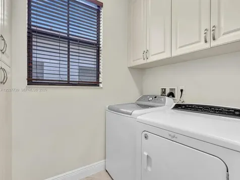 8420 NW 33rd Street Cooper City FL 33024