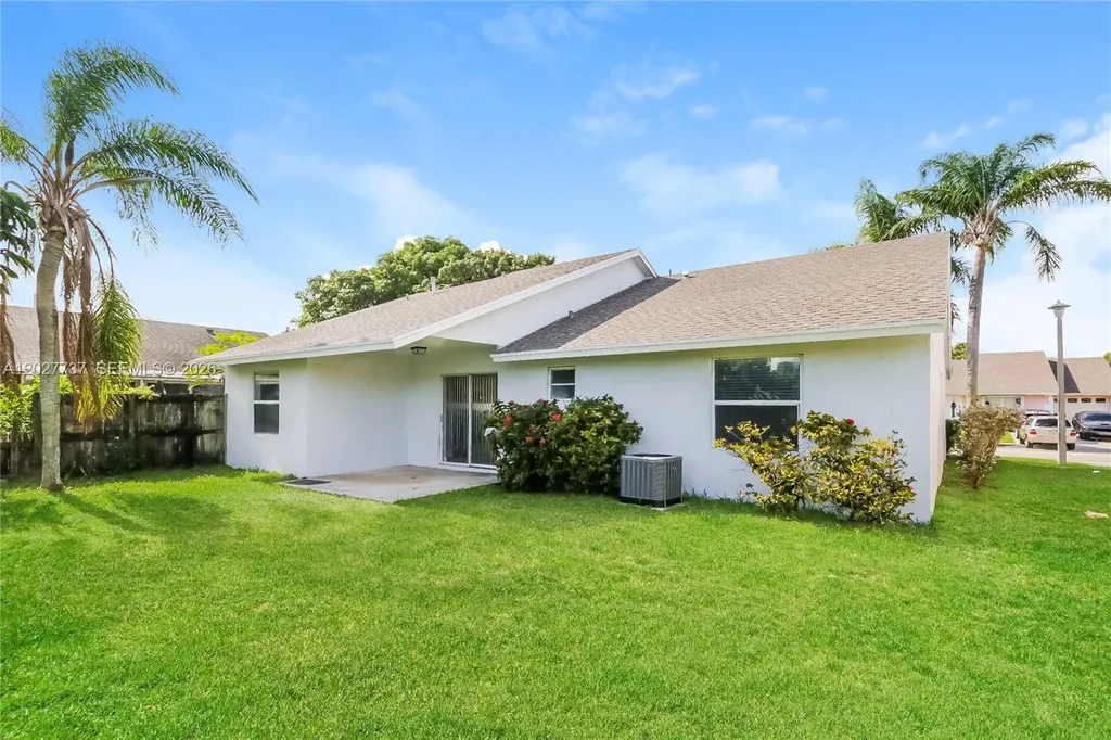 5200 Blueberry Hill Avenue Lake Worth FL 33463