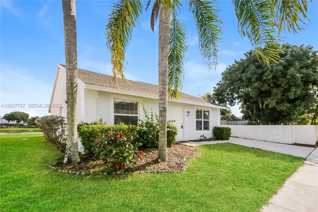 5200 Blueberry Hill Avenue Lake Worth FL 33463