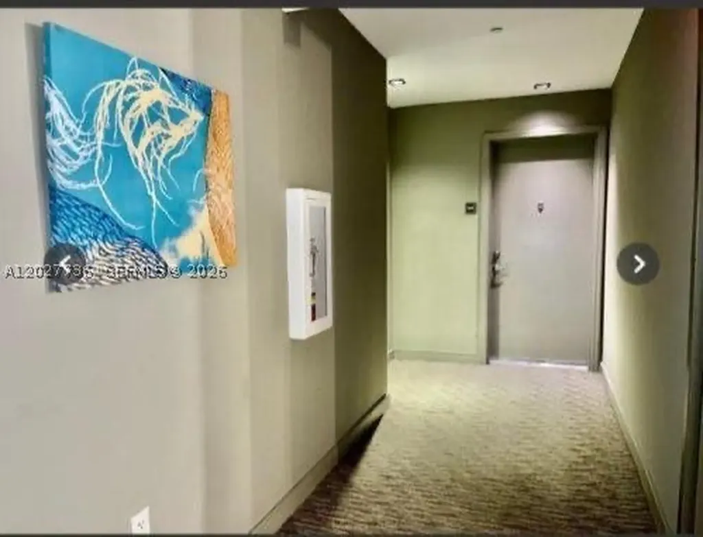 951 Brickel Miami FL 33131
