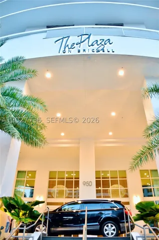 951 Brickel Miami FL 33131