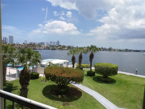 3010 Marcos Drive Aventura FL 33160