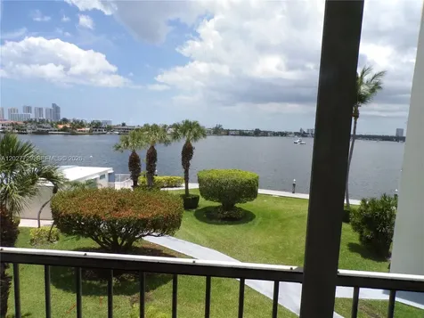 3010 Marcos Drive Aventura FL 33160