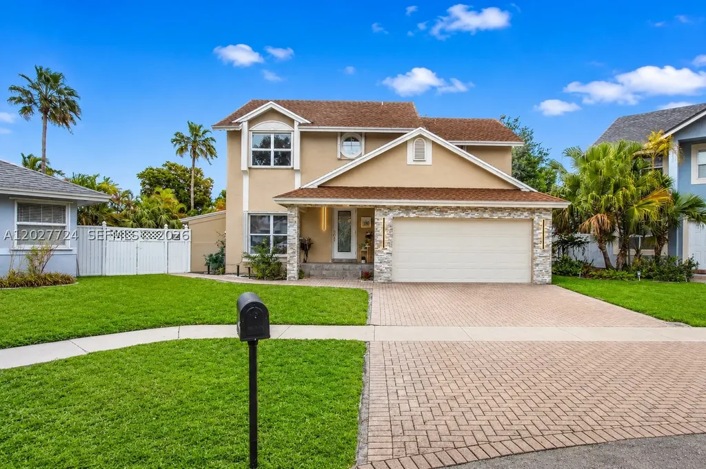 1051 SW 95th Terrace Pembroke Pines FL 33025