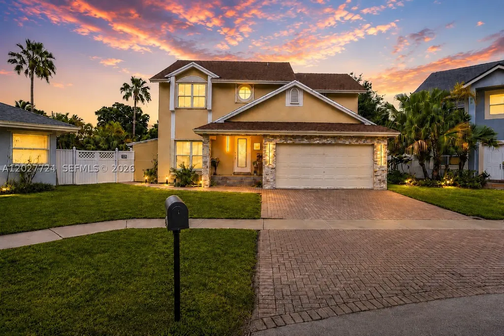 1051 SW 95th Terrace Pembroke Pines FL 33025