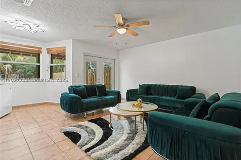 1051 SW 95th Terrace Pembroke Pines FL 33025
