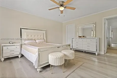 1051 SW 95th Terrace Pembroke Pines FL 33025