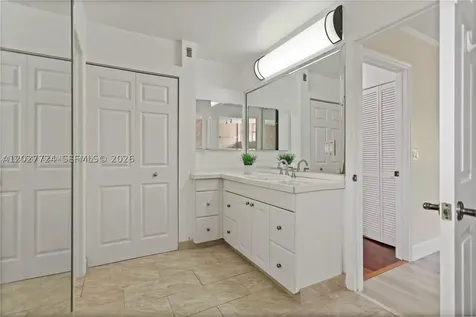 1051 SW 95th Terrace Pembroke Pines FL 33025