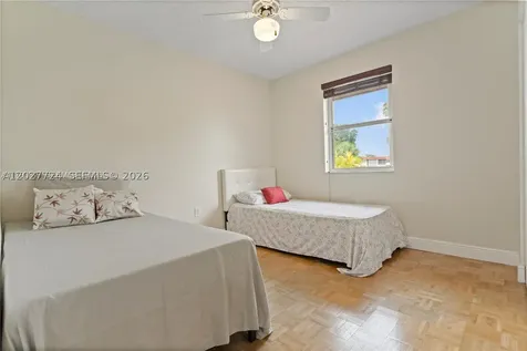 1051 SW 95th Terrace Pembroke Pines FL 33025