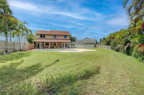 1051 SW 95th Terrace Pembroke Pines FL 33025