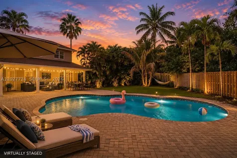 1051 SW 95th Terrace Pembroke Pines FL 33025