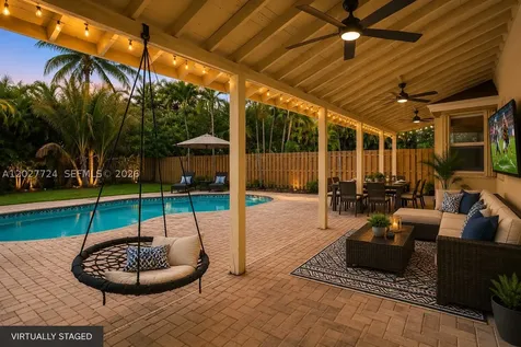 1051 SW 95th Terrace Pembroke Pines FL 33025