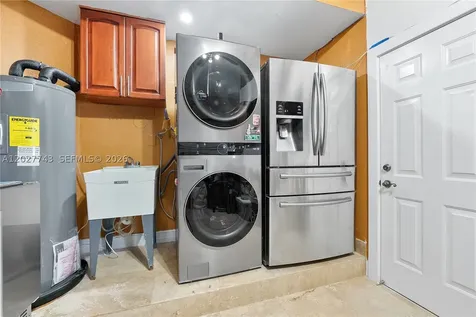 16732 NW 89th Place Miami Lakes FL 33018