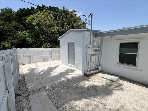 2226 Cody Street Hollywood FL 33020