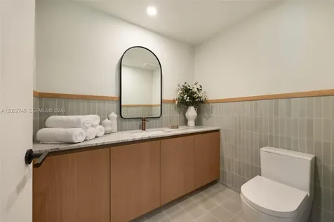 1177 Kane Concourse Bay Harbor Islands FL 33154-2047