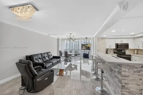 2655 Collins Avenue Miami Beach FL 33140