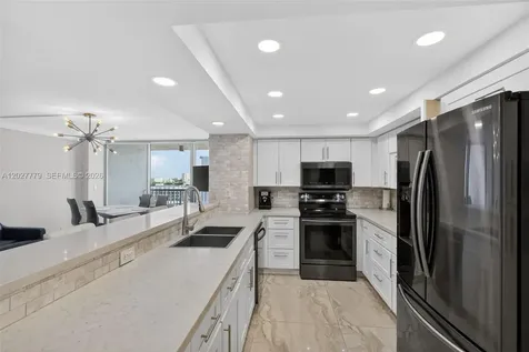 2655 Collins Avenue Miami Beach FL 33140
