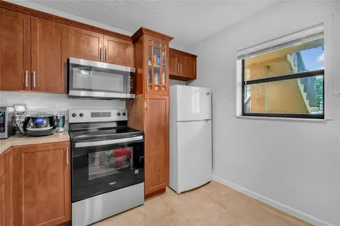 9181 NW 1st Court Pembroke Pines FL 33024
