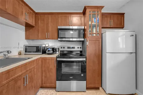 9181 NW 1st Court Pembroke Pines FL 33024