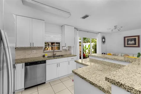 2420 SW 87th Way Miramar FL 33025