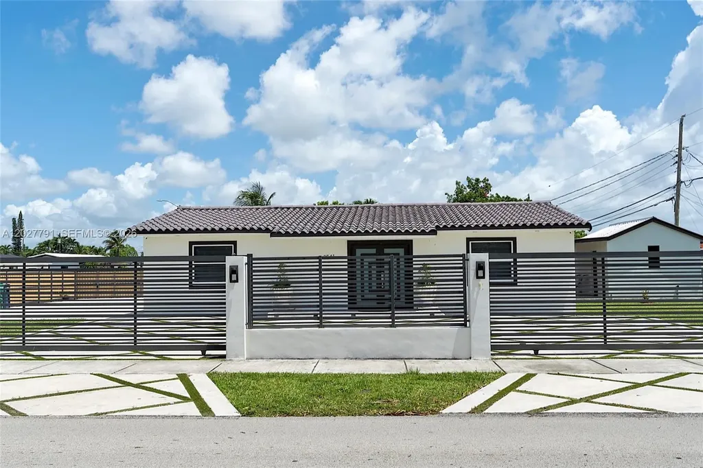 3541 SW 105 Court Miami FL 33165