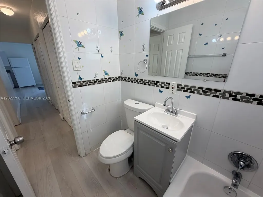 2571 NW 13th Court Fort Lauderdale FL 33311