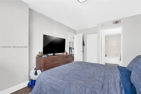 770 Claughton Island Drive Miami FL 33131