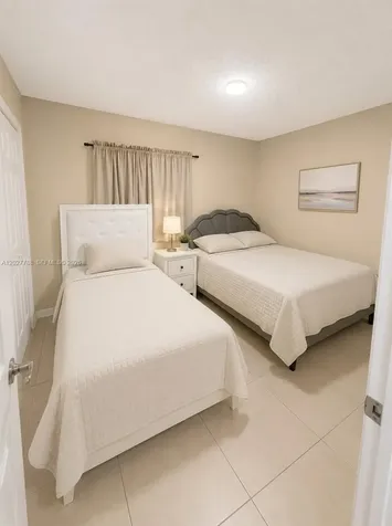 7249 NW 1 Manor Plantation FL 33324