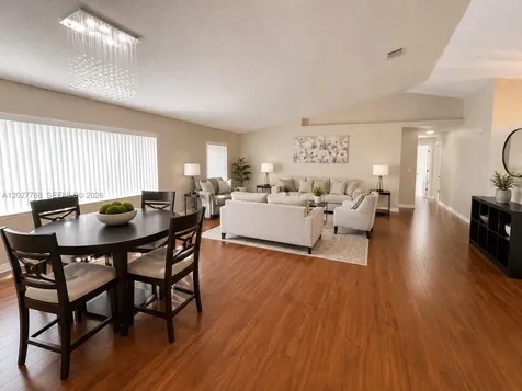 7249 NW 1 Manor Plantation FL 33324