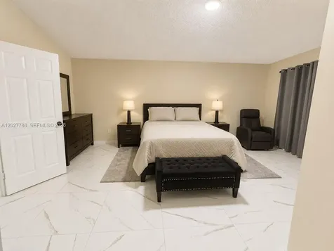 7249 NW 1 Manor Plantation FL 33324