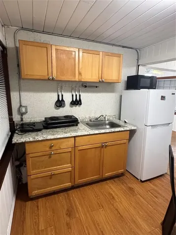 3271 (REAR Studio) NW 15th Street Miami FL 33125