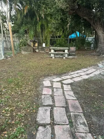 3271 (REAR Studio) NW 15th Street Miami FL 33125