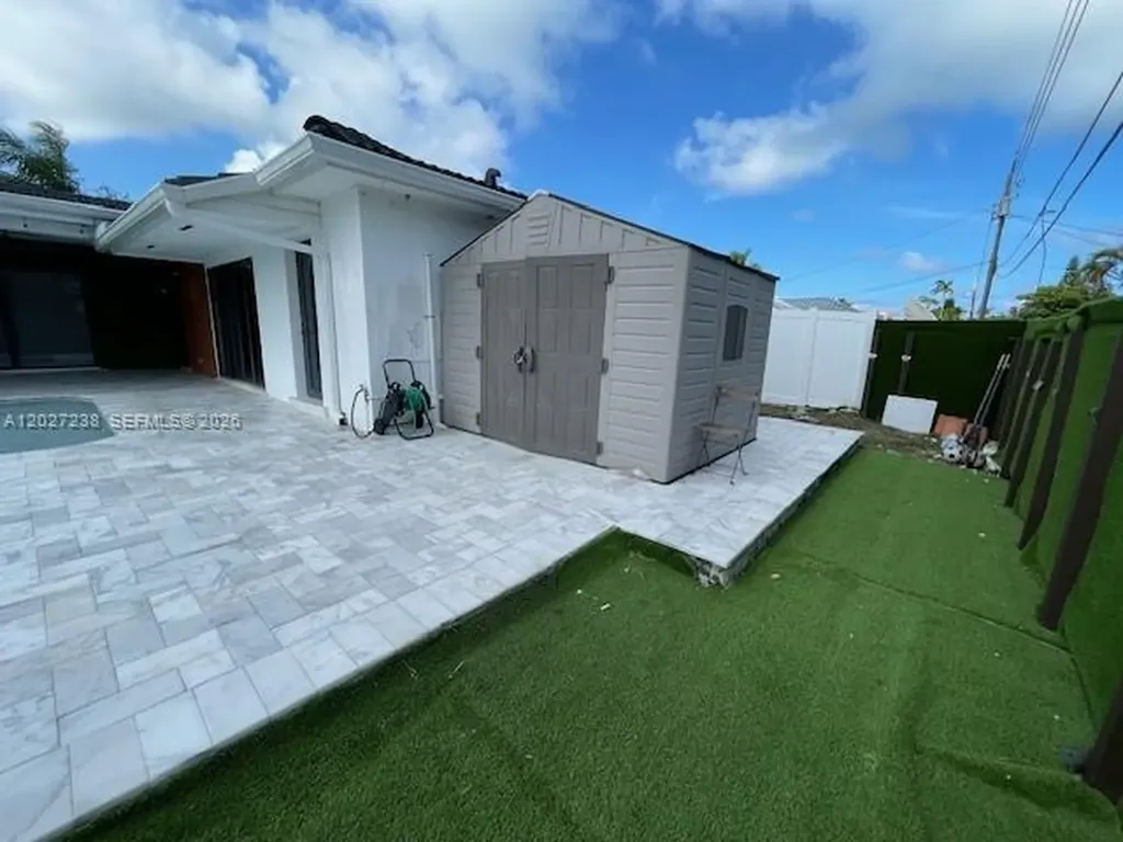 1252 Coral Lane Hollywood FL 33019