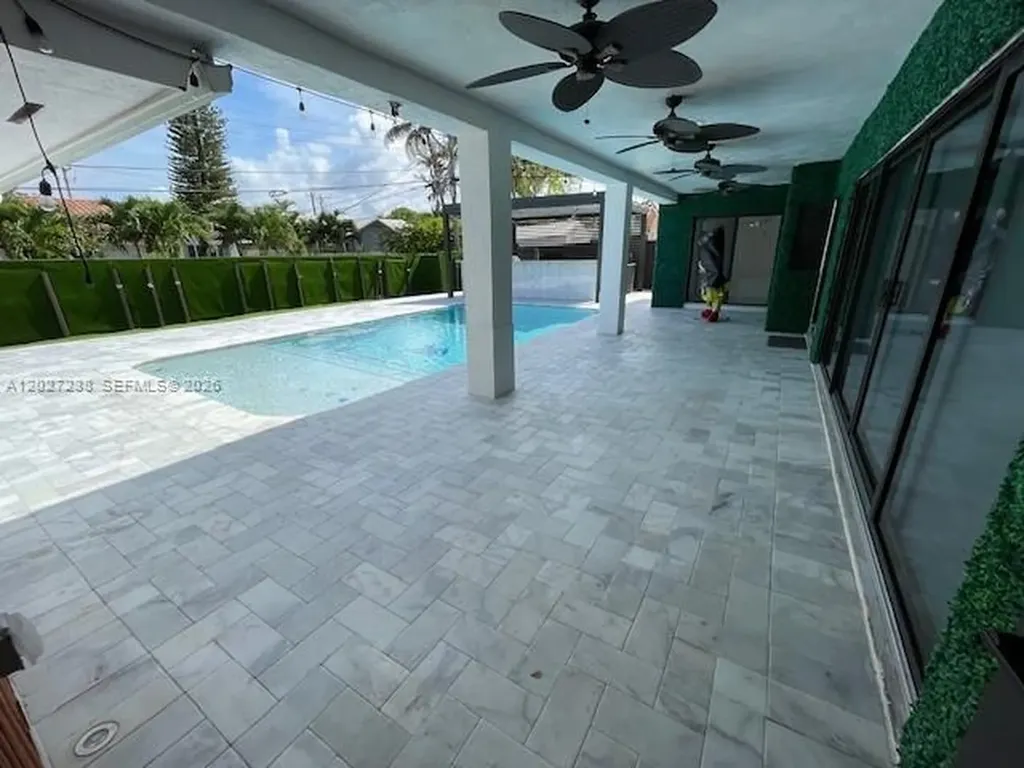 1252 Coral Lane Hollywood FL 33019