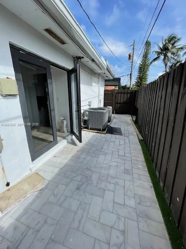 1252 Coral Lane Hollywood FL 33019