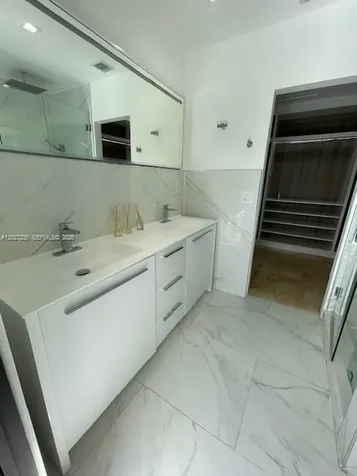 1252 Coral Lane Hollywood FL 33019