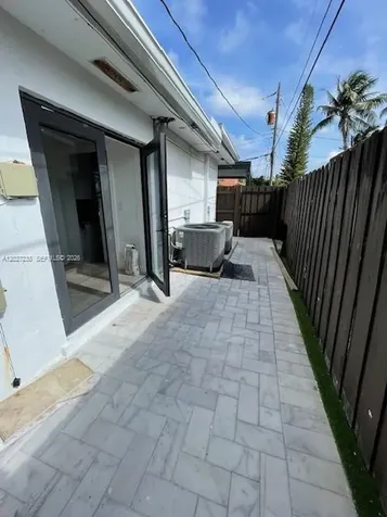 1252 Coral Lane Hollywood FL 33019