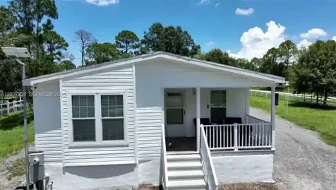 725 N Willows Street Clewiston FL 33440