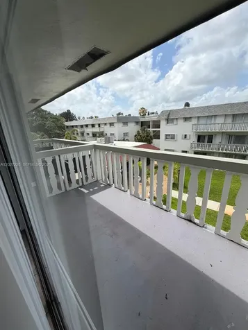 15205 NE 6th Avenue Miami FL 33162