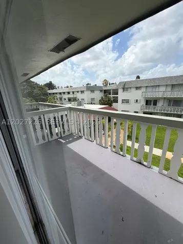 15205 NE 6th Avenue Miami FL 33162