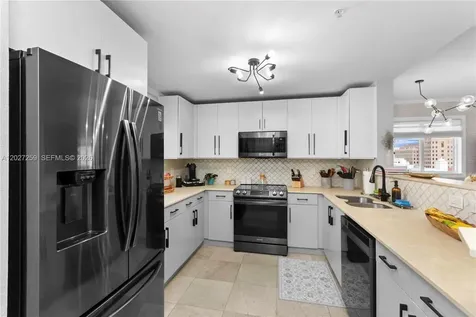 10 Aragon Avenue Coral Gables FL 33134