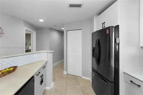 10 Aragon Avenue Coral Gables FL 33134