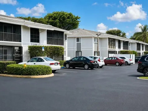 9723 Hammocks Boulevard Miami FL 33196