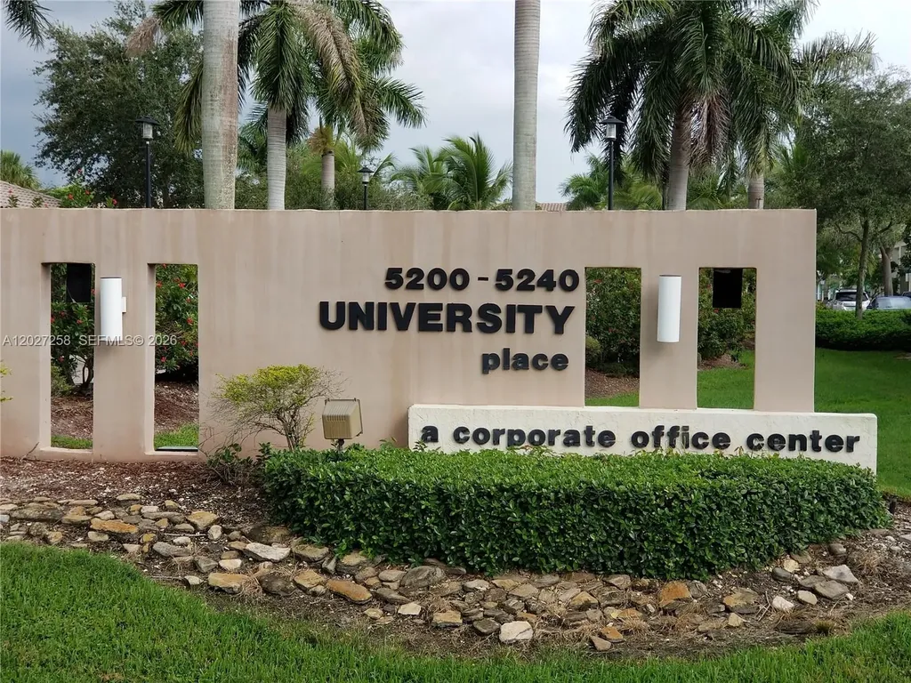5220 S University Drive Davie FL 33328