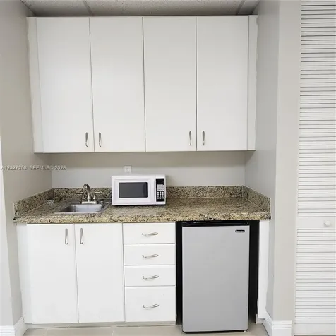 5220 S University Drive Davie FL 33328