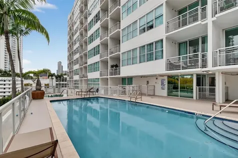 2200 NE 4th Avenue Miami FL 33137