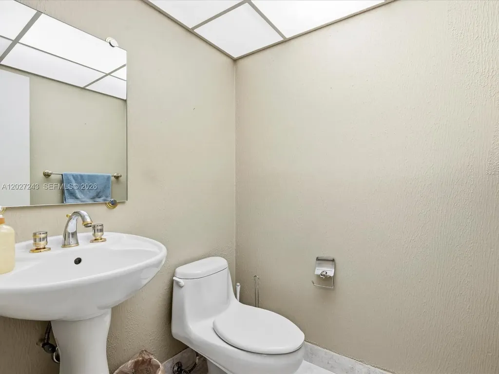 2615 N 40th Avenue Hollywood FL 33021