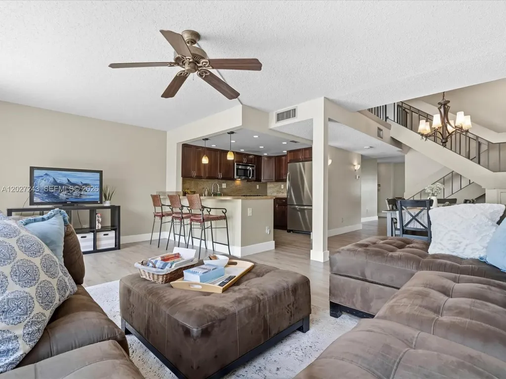 2615 N 40th Avenue Hollywood FL 33021