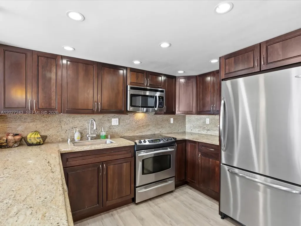 2615 N 40th Avenue Hollywood FL 33021