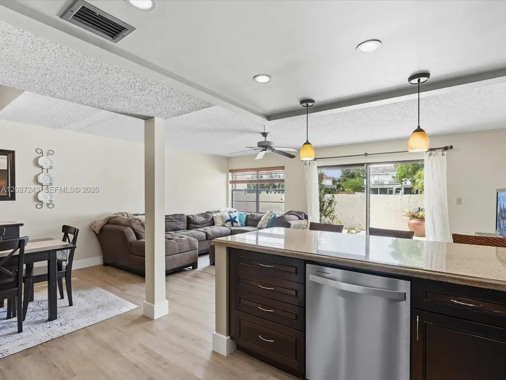 2615 N 40th Avenue Hollywood FL 33021